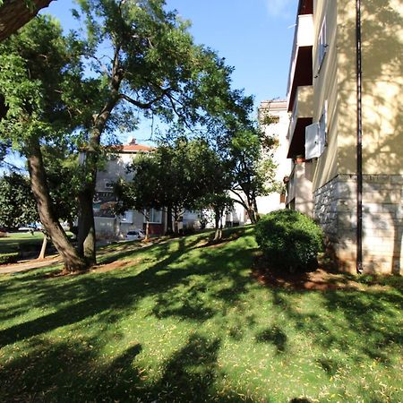 Apartment Agata In City Center Poreč Zimmer foto
