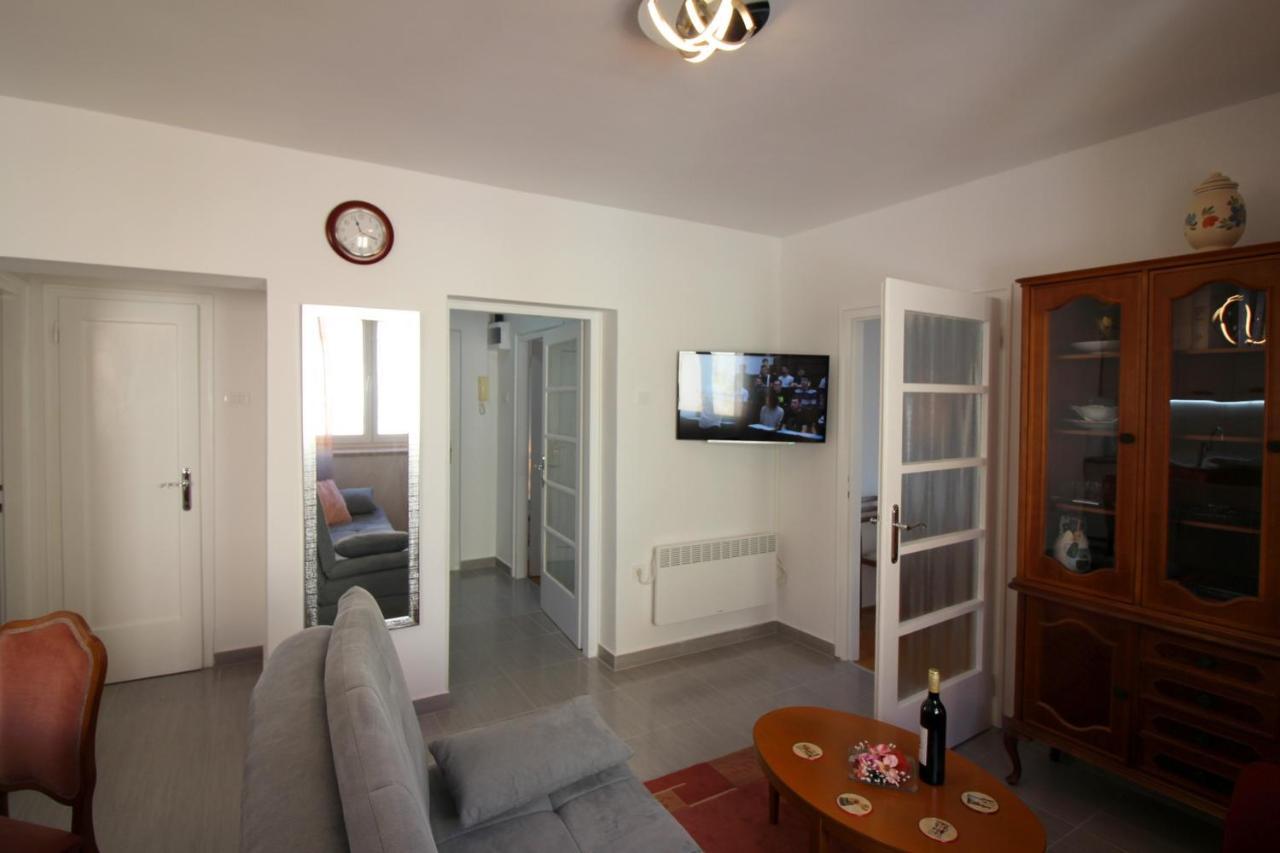 Apartment Agata In City Center Poreč Exterior foto